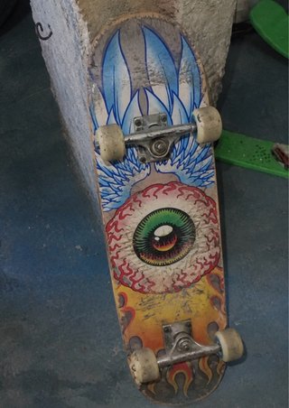 Monopatín con Diseño de ojo