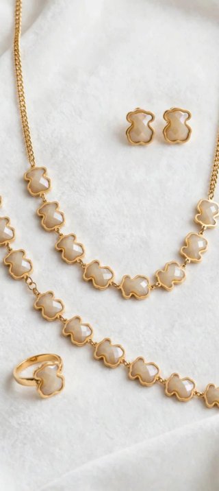 Conjunto de joyas oso tous beige y dorado nácar