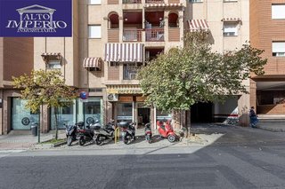 Local comercial en venta en Avda. Federico Garcia Lorca - Nueva Estación Autobuses en Granada