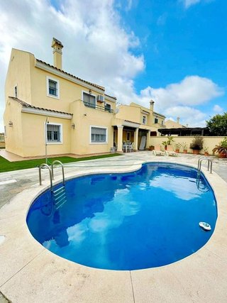 Chalet en venta en El Rinconcillo en Algeciras