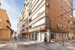 Local comercial en venta en San Francisco Javier en Granada