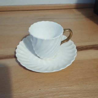 Taza de té porcelana inglesa dorada, Mintons