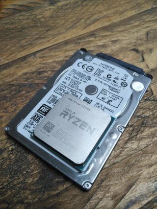 Procesador AMD Ryzen 3 2200G y Disco Duro