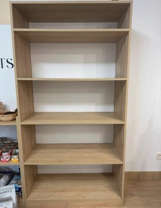 Estantería de madera 2m hay 2 disponible 5 baldas