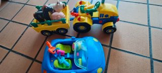 Juguetes: Tractor, Remolque y Coche Azul