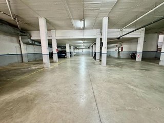 Garaje en alquiler en El Centre en Esplugues de Llobregat