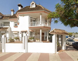 Casa pareada en venta en San Pedro Pueblo en Marbella