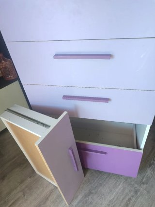 Cómoda con cajones, regalo un cajón hay que arregl