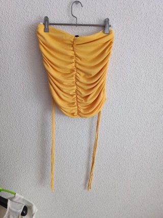 Camiseta de tirantes amarilla