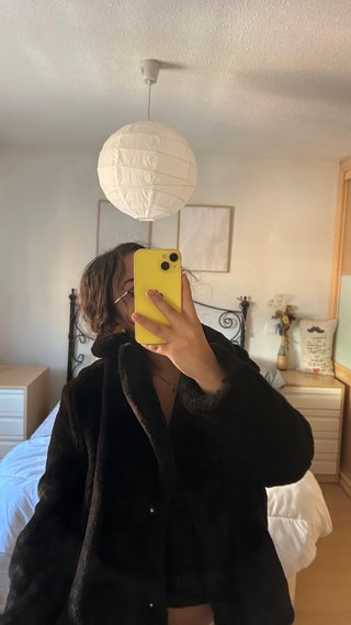 Chaqueta de pelo negra