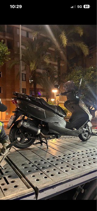 Yamaha Majesty 125 Negra