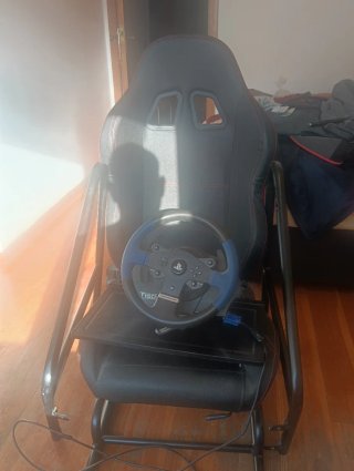 Cockpit SimRacing con Volante Thrustmaster T150