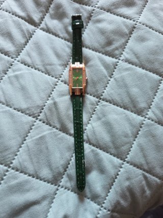 Reloj de Mujer Rectangular Dorado y Verde