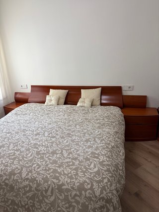 Conjunto Dormitorio Madera: Cabecero + comodas