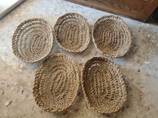 Set de 5 fuentes bajas de esparto