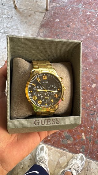 Reloj Guess Dorado y Negro