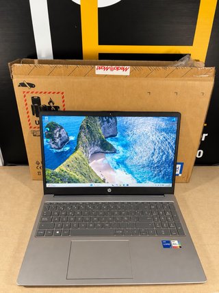 HP i5 13ª Gen 8GB RAM 256GB SSD Gris