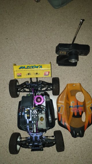 Coche RC Bazooka Escala 1/8