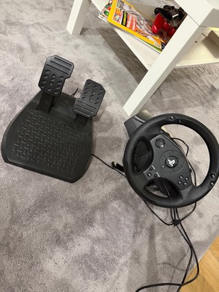 Volante y Pedales Thrustmaster Ferrari 488 GTB
