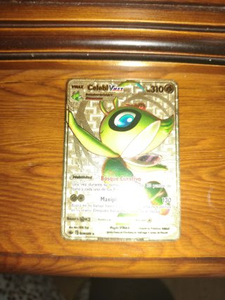 Carta Pokémon Celebi VMAX Dorada