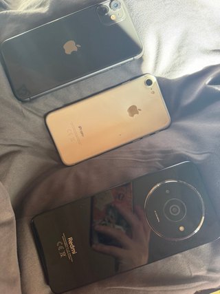 Lote 3 cellulari: iPhone 11, iPhone 7, Xiaomi