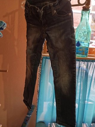 Pantalón Vaquero para niño marca Benetton.