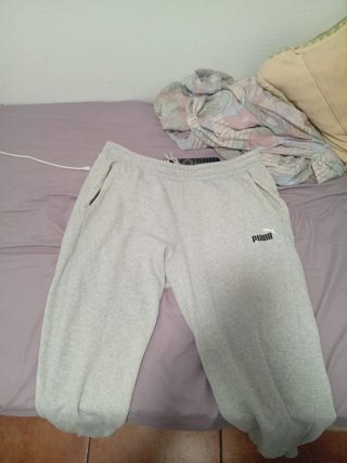 Pantalón chándal Puma gris