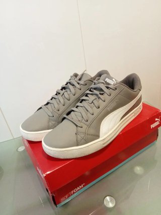 Zapatillas Puma Gris y Blanco Talla 42.5