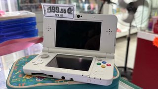 Nintendo New 3DS edizione Hello Kitty