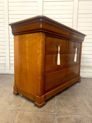 Cómoda de madera con 4 cajones. Calidad