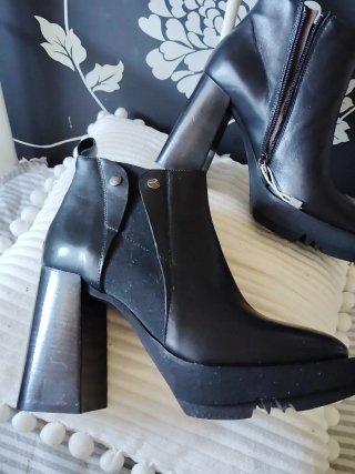 Botines de Piel Italiana Negros T.39