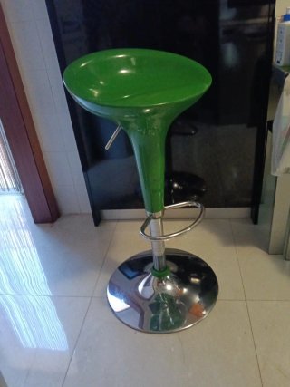 Taburete Ajustable Verde