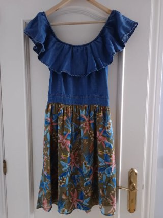 Vestido vaquero y floral