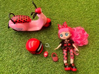 Muñeca BFF Lady con Scooter