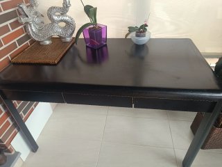 Mesa escritorio colonial 3 cajones, 130×70