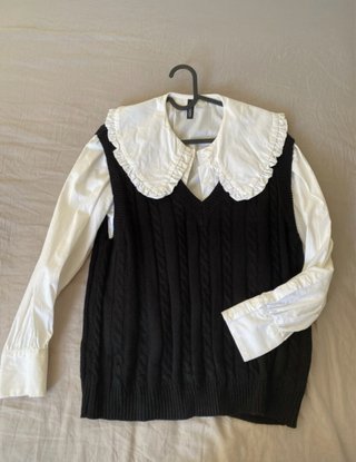 Conjunto Camisa Blanca Cuello Babero y Jersey