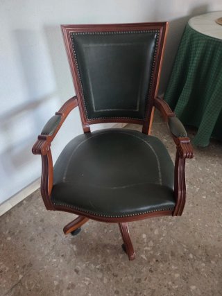 Silla de escritorio antigua