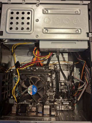 Torre computer Gigabyte per parti