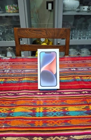 Scatola iPhone 14 blu
