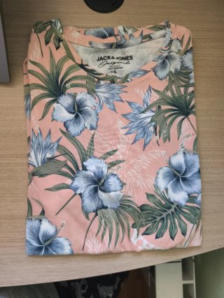 Camiseta Jack & Jones floral talla L