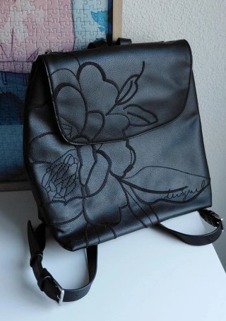 Mochila Desigual Negra Flores Bordadas