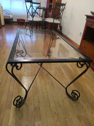 Mesa de centro de metal y cristal