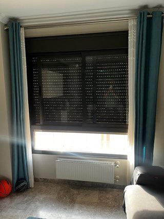 Ventana corredera con persiana