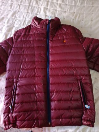 Chaquetón impermeable burdeos