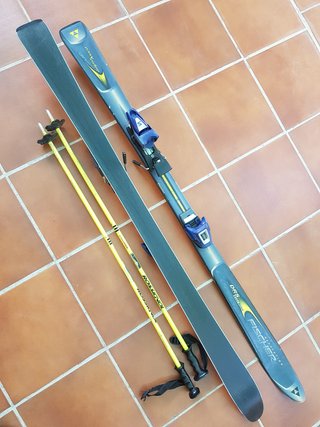 Esquís Fischer DR con bastones Rossignol