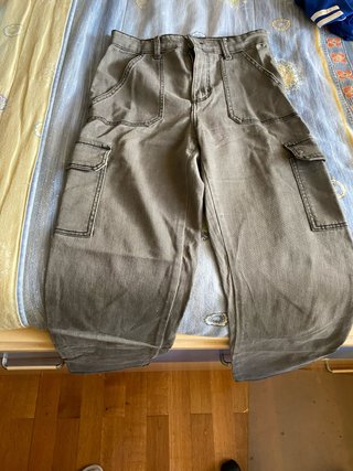 Pantalón cargo gris