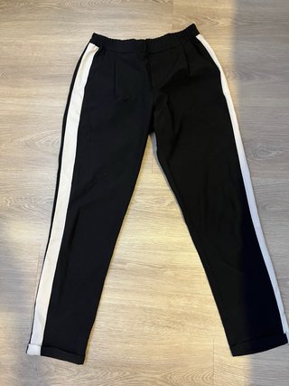 Pantalón de pinzas negro y blanco. Renatta&Go.