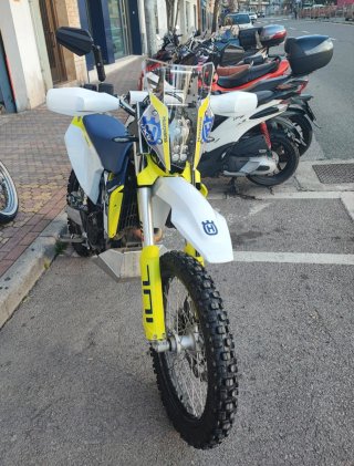 Husqvarna 701 Enduro (2024) (4000 kms)