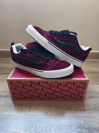 Zapatillas Vans Moradas y Negras