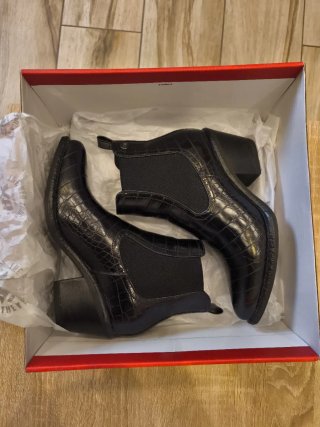 Botines camperos Negros Estilo Chelsea